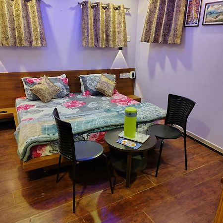Shaleen Elegance Homestay Nakki Lake 400 Meters Monte Abu Exterior foto