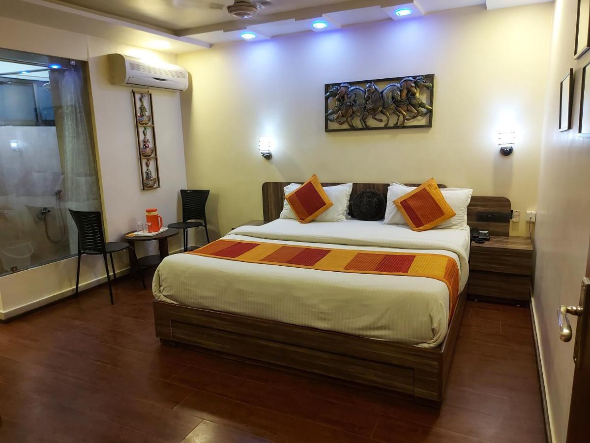 Shaleen Elegance Homestay Nakki Lake 400 Meters Monte Abu Exterior foto