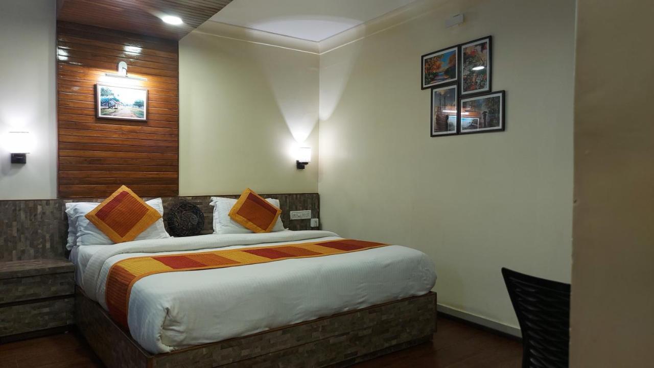 Shaleen Elegance Homestay Nakki Lake 400 Meters Monte Abu Exterior foto