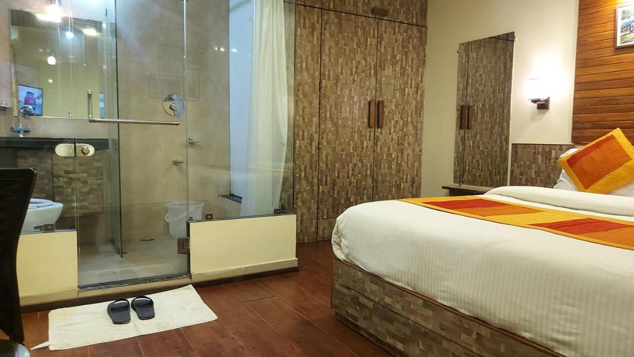 Shaleen Elegance Homestay Nakki Lake 400 Meters Monte Abu Exterior foto