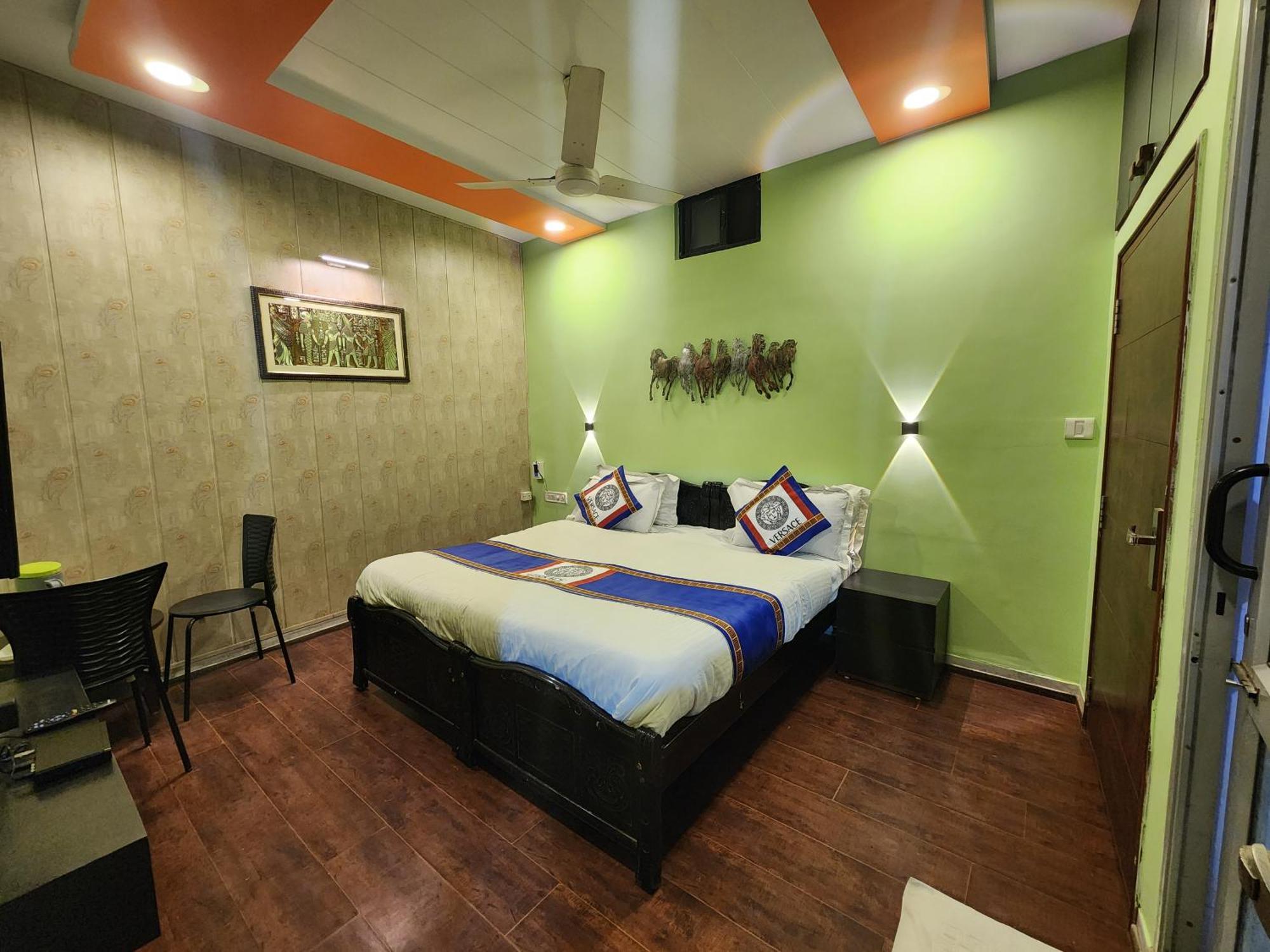 Shaleen Elegance Homestay Nakki Lake 400 Meters Monte Abu Exterior foto