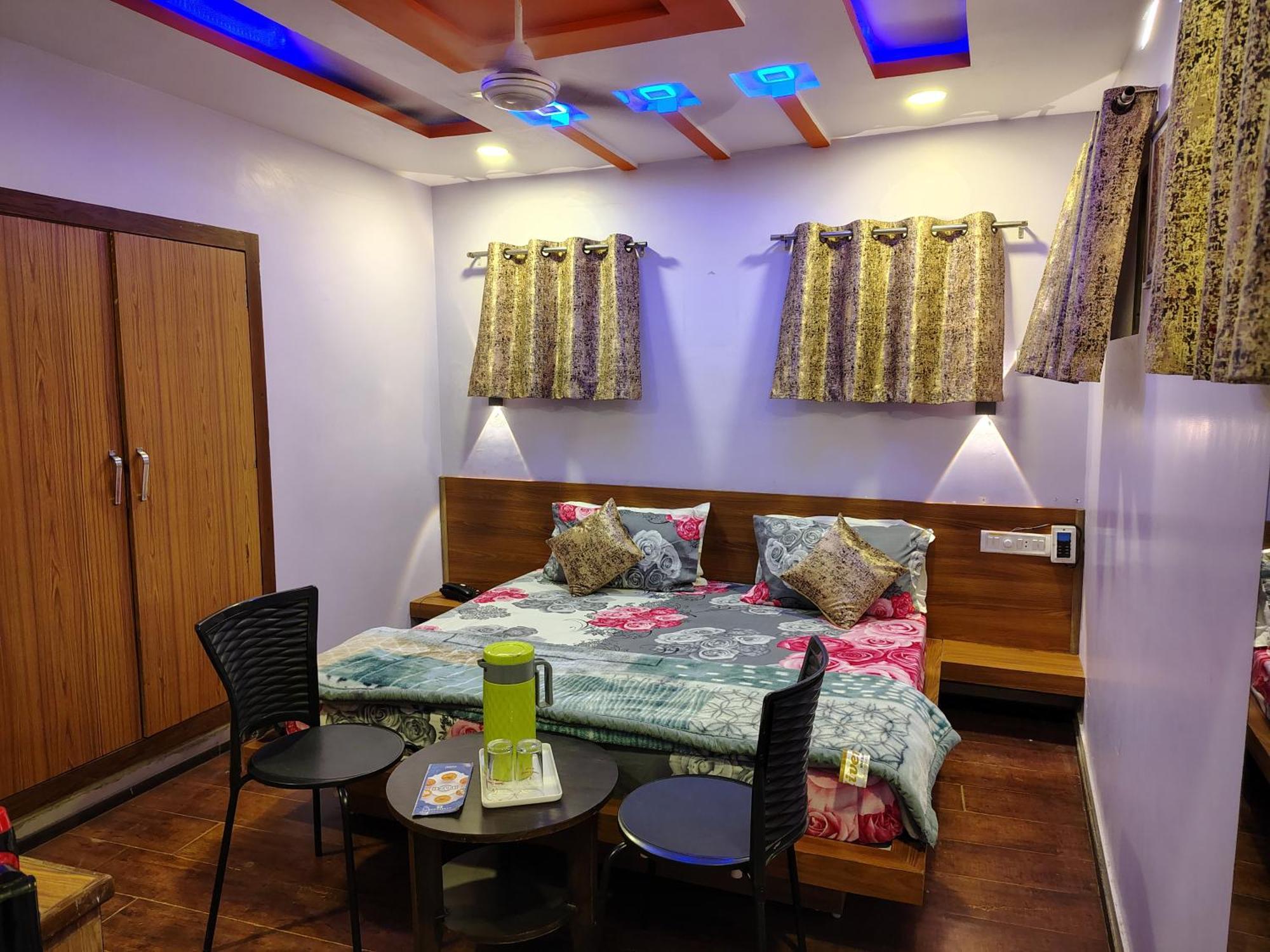 Shaleen Elegance Homestay Nakki Lake 400 Meters Monte Abu Exterior foto